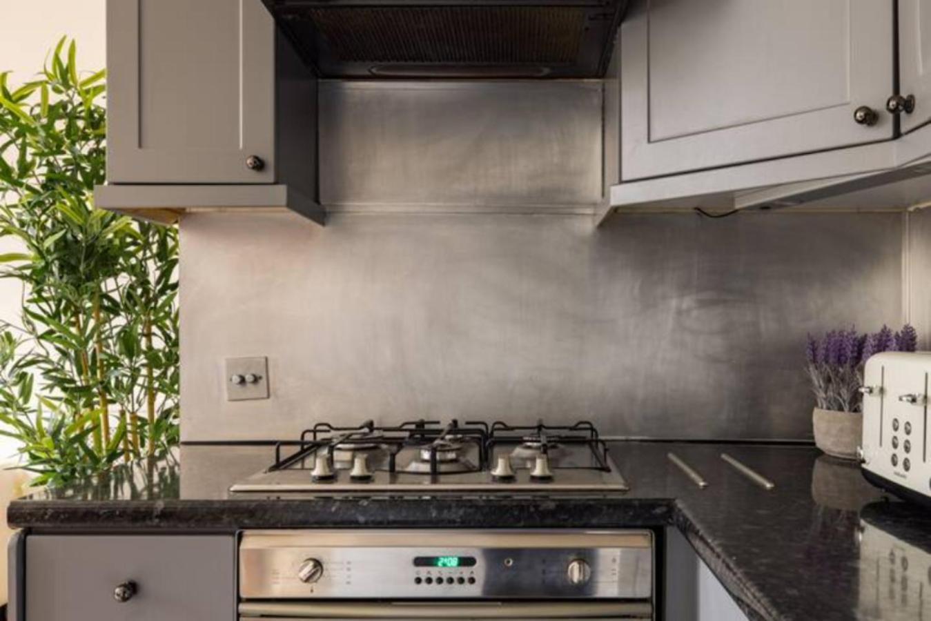 The West Kensington Collection Apartment ลอนดอน ภายนอก รูปภาพ
