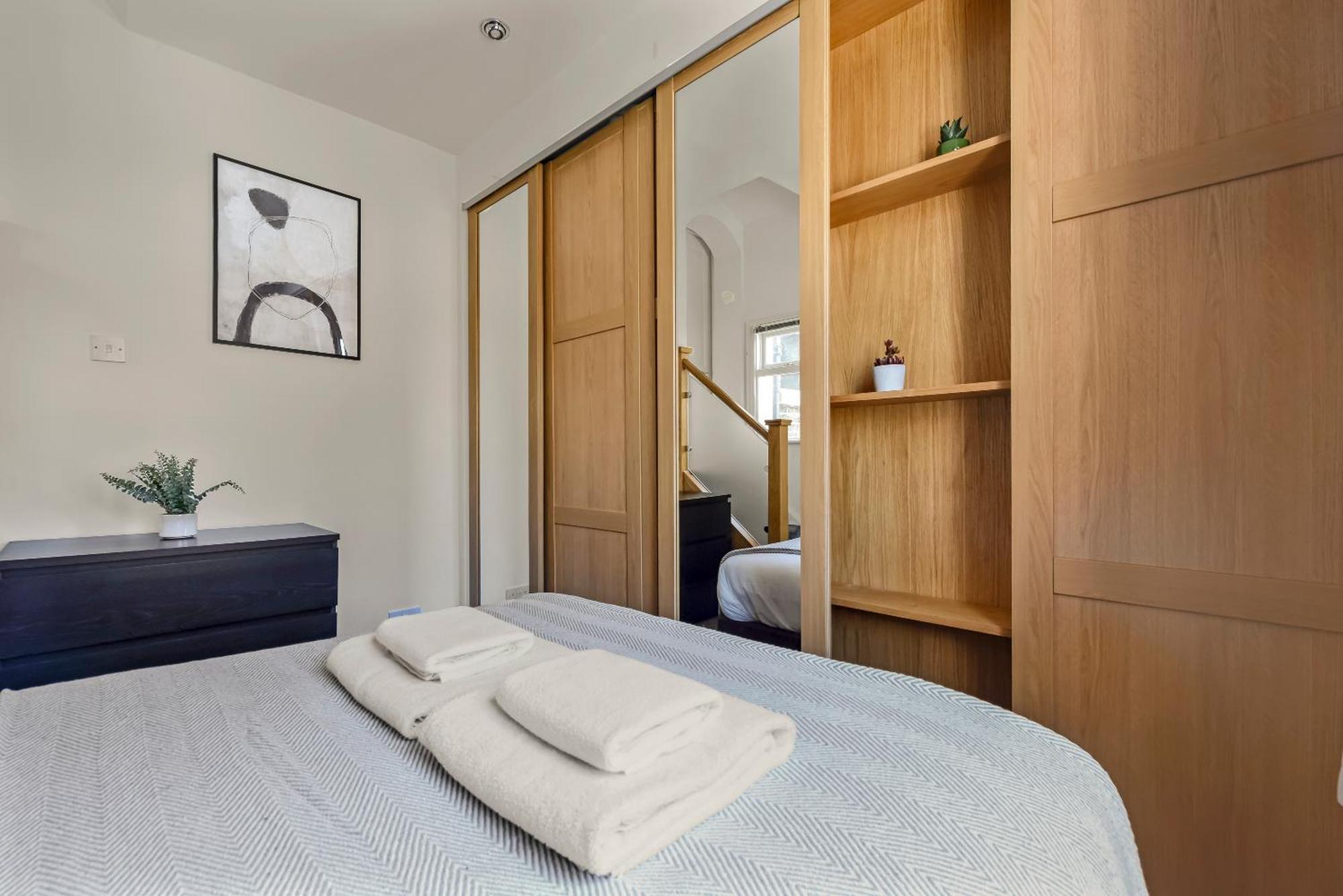 The West Kensington Collection Apartment ลอนดอน ภายนอก รูปภาพ